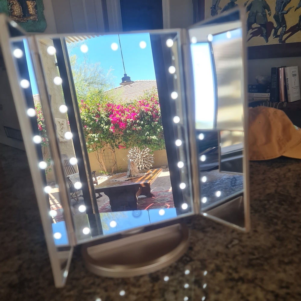 DeWEISN Gold Tri-Fold Lighted Tilting Magnifying Makeup Mirror Battery USB